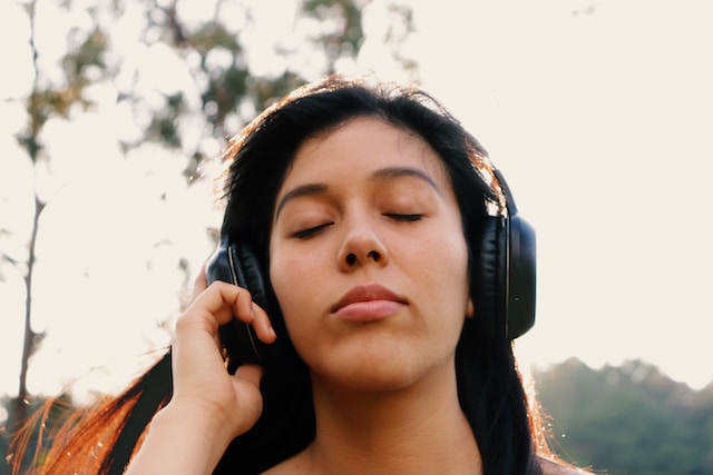 9+ Best Meditation Headphones: Upgrade Your Mindfulness Journey